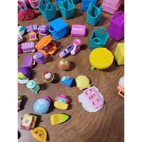 HUGE lot Shopkins Random Figures Basket Containers Mixed Seasons Dolls - Picture 6 of 16